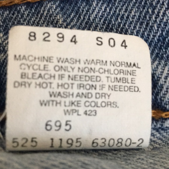 Levi’s Vintage High Rise 560 Mom Jeans - Picture 8 of 8